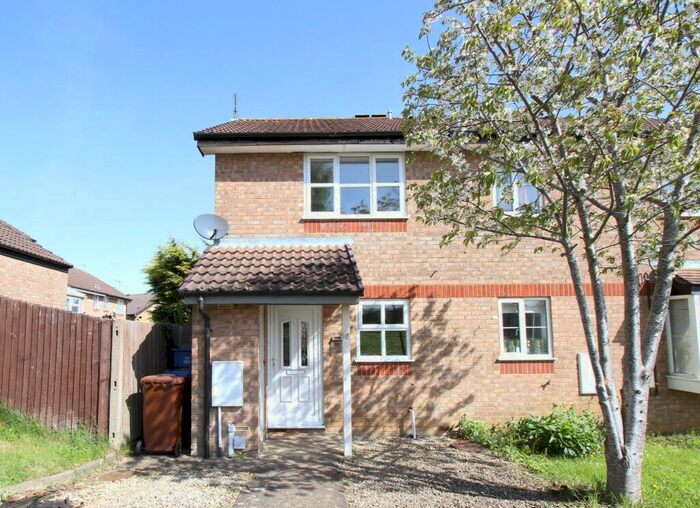 2 Bedroom Semi-Detached House To Rent In Rosedale Avenue, Banbury, Oxon, OX16