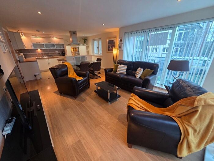 2 Bedroom Flat To Rent In Queens Highlands, West End, Aberdeen, AB15