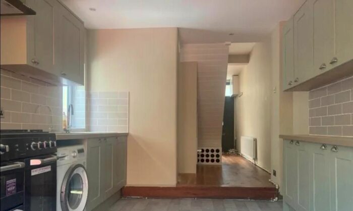 3 Bedroom Detached House To Rent In Margate Road, Brixton, London, SW2