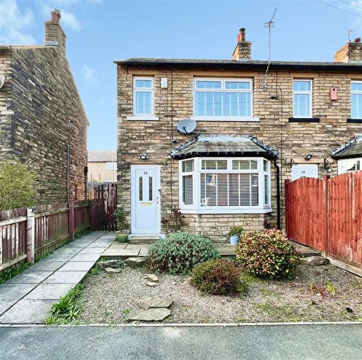 3 Bedroom End Of Terrace House For Sale In Shelf Hall Lane, Shelf, Halifax, HX3