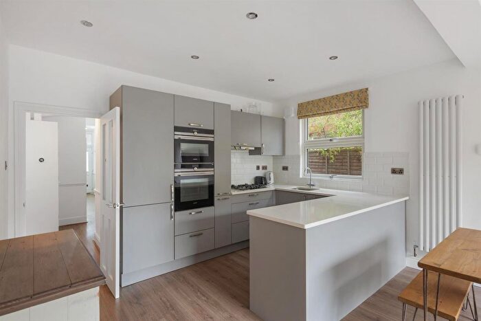 2 Bedroom Flat To Rent In Tranmere Road, Earlsfield, London, SW18