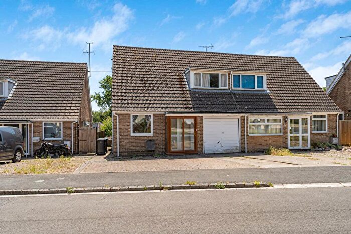 3 Bedroom Semi-Detached House For Sale In Windmill Road, North Leigh, OX29
