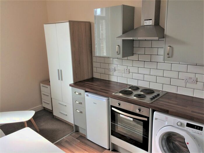 1 Bedroom Flat To Rent In Westgate, Wakefield, WF2