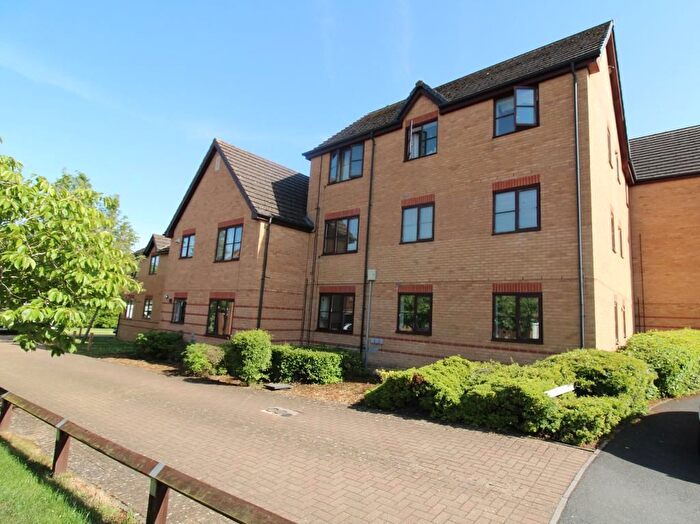 2 Bedroom Flat For Sale In Miserden Crescent, Westcroft, Milton Keynes, Buckinghamshire, MK4
