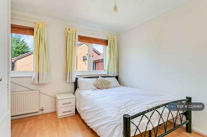 2 Bedroom Semi-Detached House To Rent In Tarragon Close, London, SE14