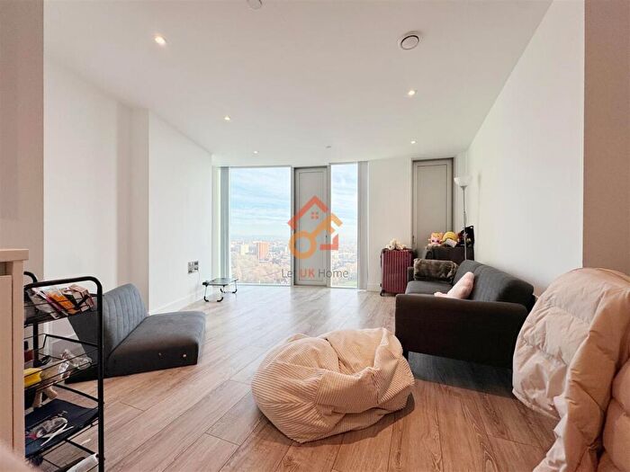 2 Bedroom Flat To Rent In Silvercroft Street, Manchester, M15