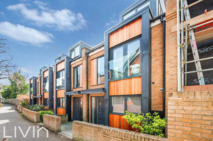 3 Bedroom Terraced House To Rent In South Park Hill Road, South Croydon, Surrey, CR2