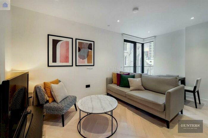 2 Bedroom Apartment To Rent In Luxe Tower, Dock Street, London, E1