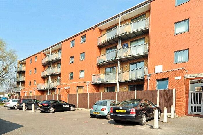 1 Bedroom Flat To Rent In Rich Street, London, E14