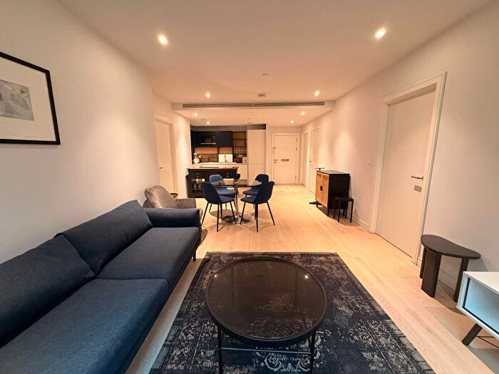 2 Bedroom Flat To Rent In Fairwater House, Lockgate Road, London, SW6