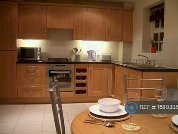 5 Bedroom Terraced House To Rent In Albany Gardens, Colchester, CO2