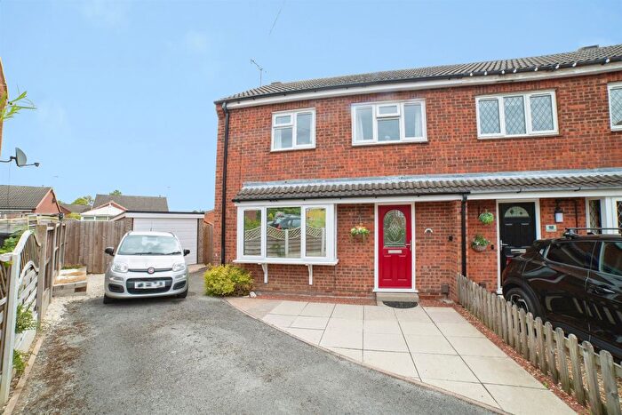 3 Bedroom Semi Detached House For Sale In Larchdale Close, South Normanton, Alfreton, DE55