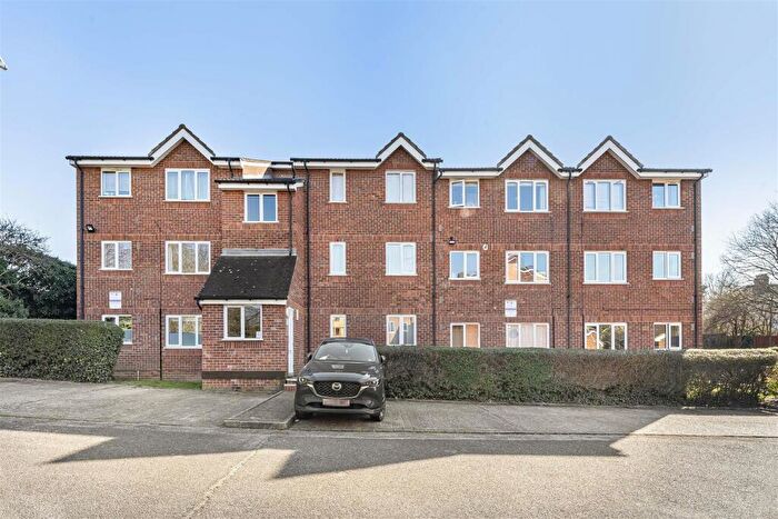 Studio To Rent In Green Pond Close, Walthamstow, London, E17