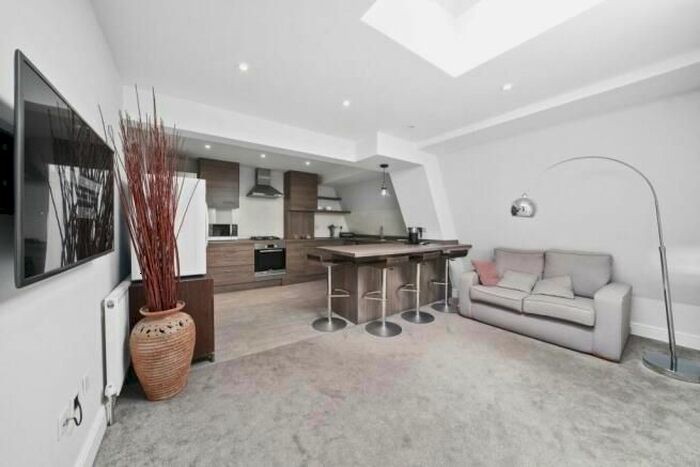 2 Bedroom Flat To Rent In Camden Road, Holloway, N7