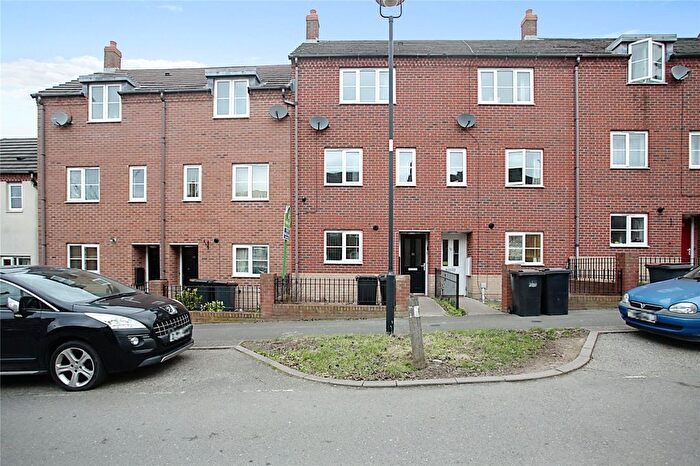 3 Bedroom Terraced House To Rent In Spruce Road, Nuneaton, Warwickshire, CV10