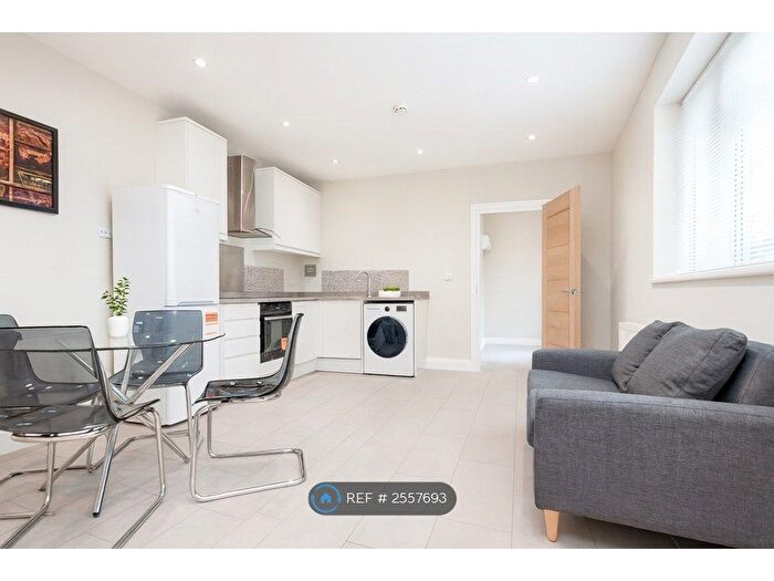 1 Bedroom Flat To Rent In High Road Leytonstone, London, E11