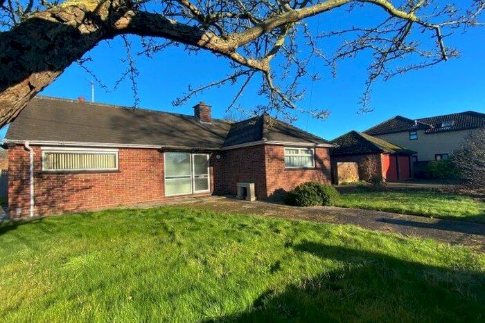 2 Bedroom Detached Bungalow To Rent In Over, Cambridge CB24