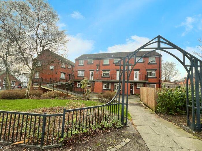 3 Bedroom Flat To Rent In New Rock, Hindley Road, Westhoughton, BL5