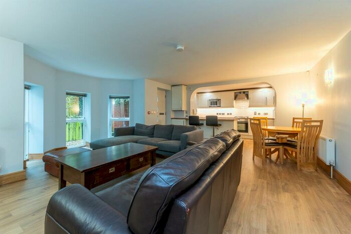 2 Bedroom Apartment To Rent In Arlington House, NG7