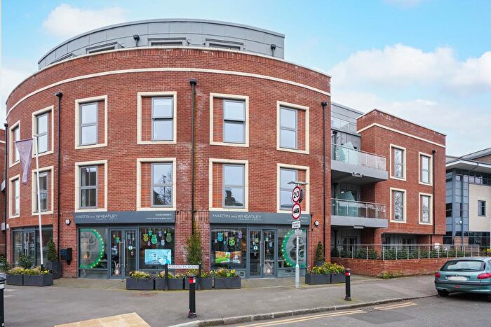 2 Bedroom Apartment To Rent In Queens Road, Weybridge, Surrey, KT13