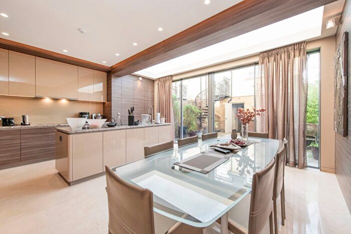 5 Bedroom Terraced House To Rent In Whitcome Mews, Richmond, TW9