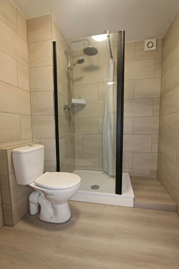 1 Bedroom Flat To Rent In Pinner Road, Pinner, HA1