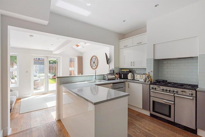 4 Bedroom Property For Sale In Franche Court Road, Earlsfield, London, SW17