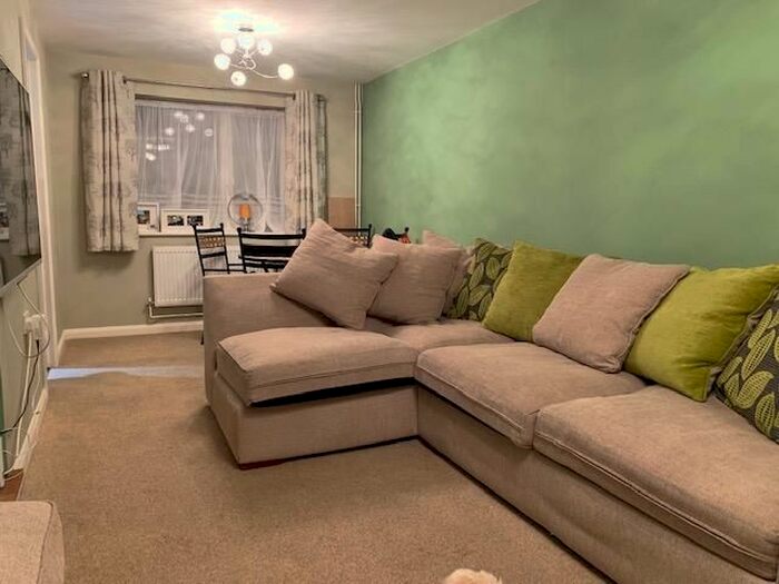 2 Bedroom Property To Rent In Western Avenue, Dogsthorpe, Peterborough PE1