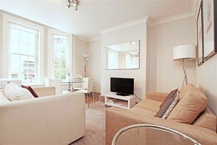 2 Bedroom Flat To Rent In New Cavendish Street, London, W1W