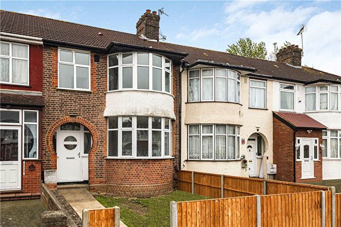3 Bedroom Terraced House To Rent In Brampton Road, Kingsbury, London, NW9
