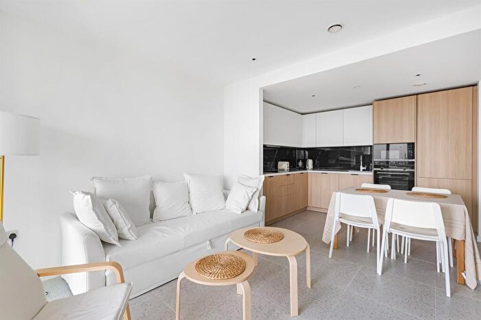 2 Bedroom Apartment To Rent In Bouchon Point, Cendal Crescent, E1