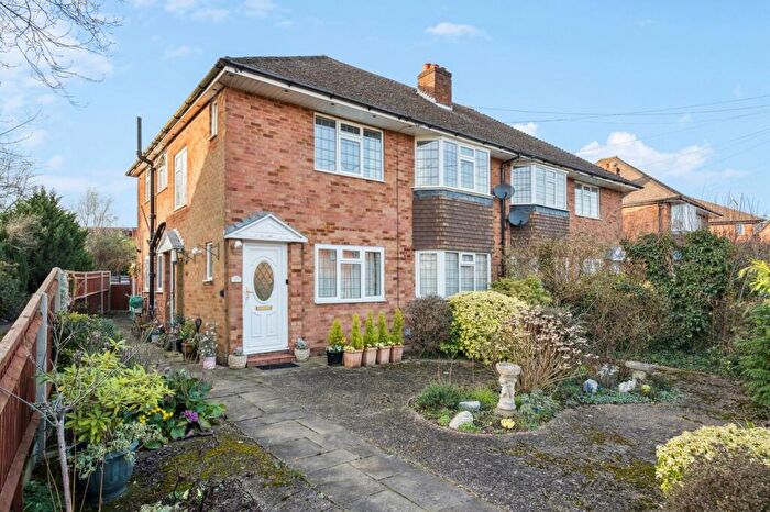 2 Bedroom Maisonette For Sale In Austenwood Close, Chalfont St Peter, Gerrards Cross, SL9