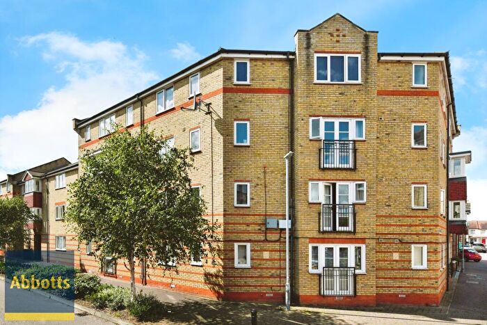 2 Bedroom Apartment To Rent In Parkinson Drive, Chelmsford, CM1