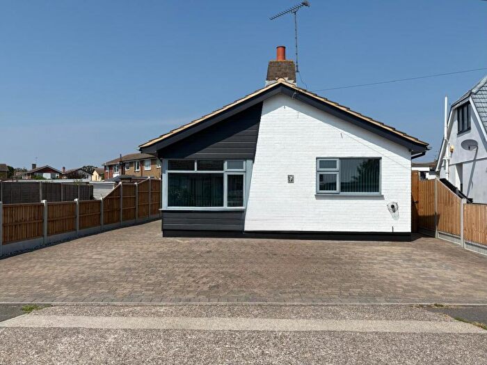 3 Bedroom Detached Bungalow To Rent In Meadway, Canvey Island, Essex, SS8