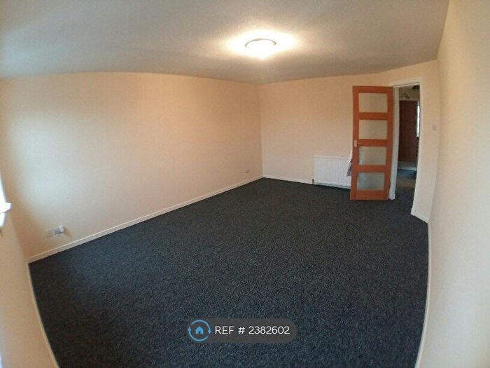 2 Bedroom Flat To Rent In Helenvale Street, Glasgow, G31