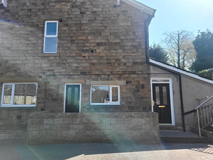 3 Bedroom House To Rent In Turnlee Road, Simmondley, Glossop, SK13