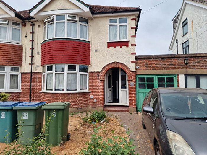 4 Bedroom Semi-Detached House To Rent In Edgware, WD24