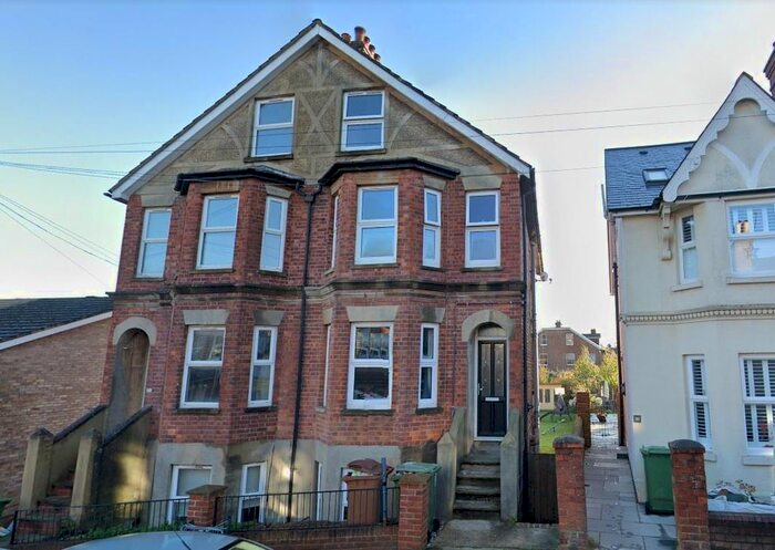 2 Bedroom Flat For Sale In Silverdale Road, Tunbridge Wells, TN4