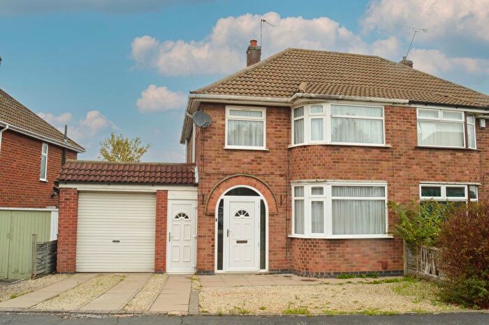 3 Bedroom Semi-Detached House For Sale In Thorpe Drive, Wigston, Leicester, LE18