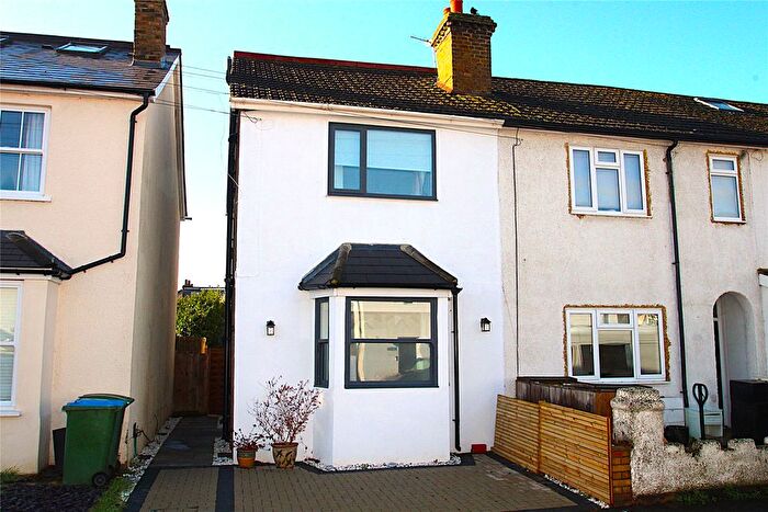 4 Bedroom End Terrace House For Sale In Walton On Thames, Surrey, KT12