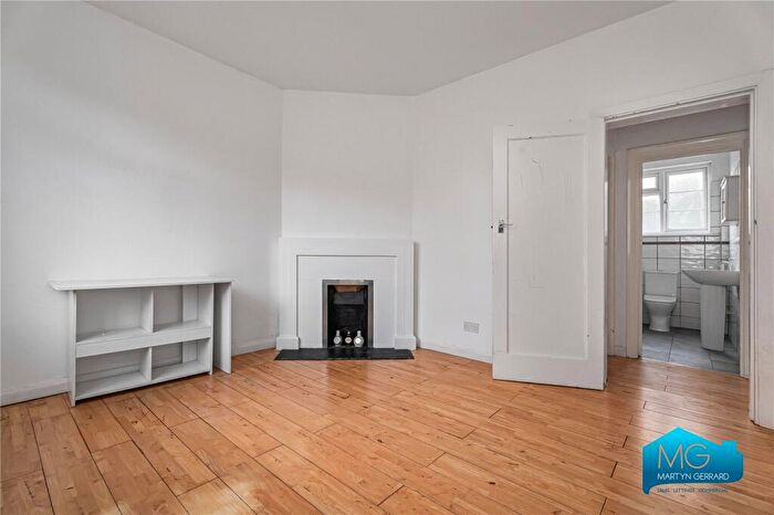 2 Bedroom Apartment To Rent In Risborough Court, Muswell Hill, London, N10