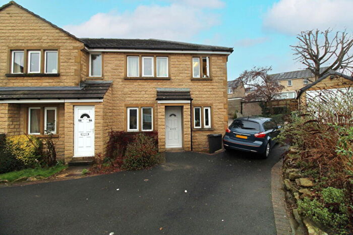 2 Bedroom Flat To Rent In Lea Rise, Honley, Holmfirth, HD9