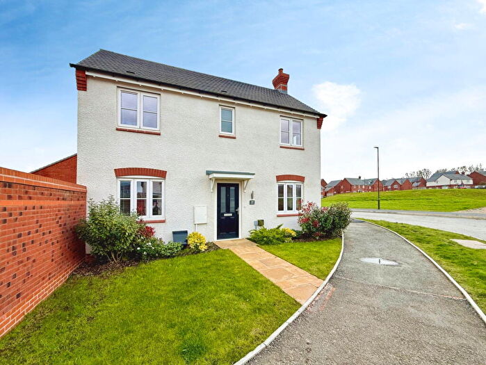 3 Bedroom Detached House For Sale In Holden Drive, Midway, DE11