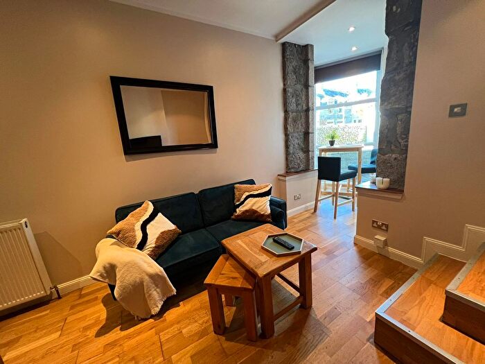 2 Bedroom Flat To Rent In Beechgrove Terrace, Aberdeen, AB15