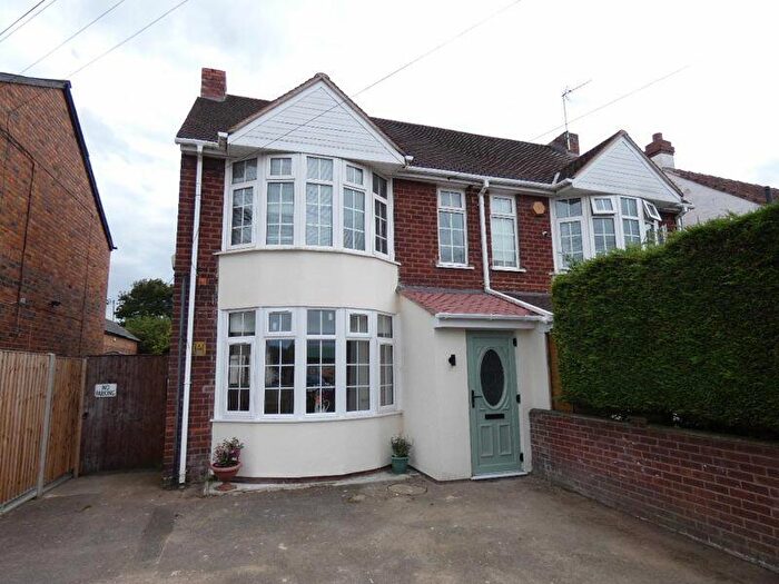 3 Bedroom Semi-Detached House For Sale In Cheltenham Road, Longlevens, Gloucester, GL2