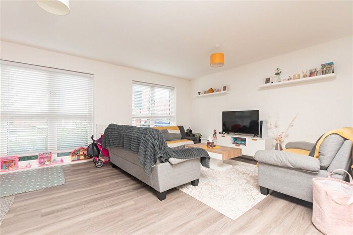 2 Bedroom Flat For Sale In Viking Road, Rochester, Kent, ME1