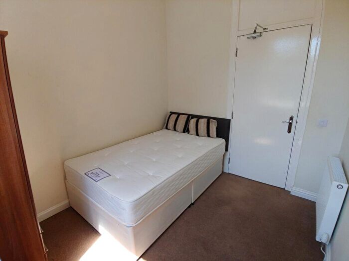3 Bedroom Flat To Rent In () Grindlay Street, Edinburgh, EH3