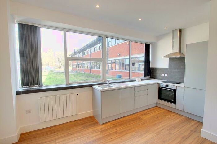 1 Bedroom Flat To Rent In The Pavillions, Trowbridge, BA14