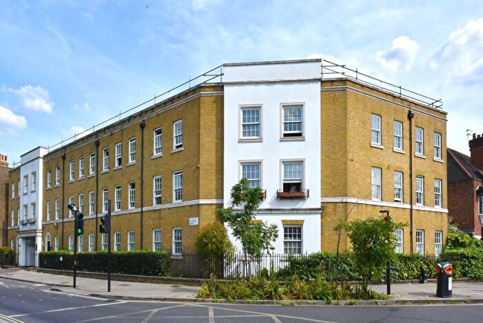 2 Bedroom Flat For Sale In Pickering Close, Victoria Park, E9