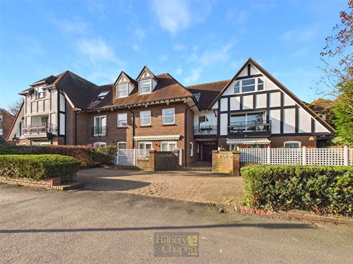 2 Bedroom Apartment For Sale In Hutton Road, Shenfield, Brentwood, Essex, CM15